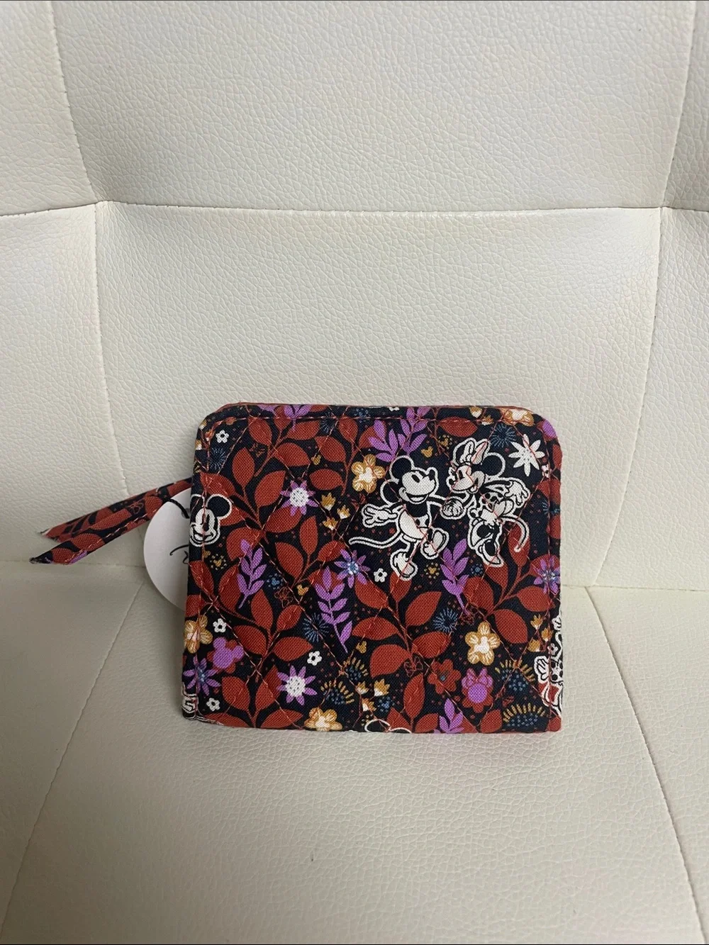 Vera Bradley x Disney Essential Small Wallet Mickey & Minnie’s Vine NWT - Picture 1 of 3